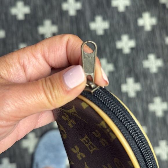 Brown and Gold Coin Purse - Picture 5 of 5